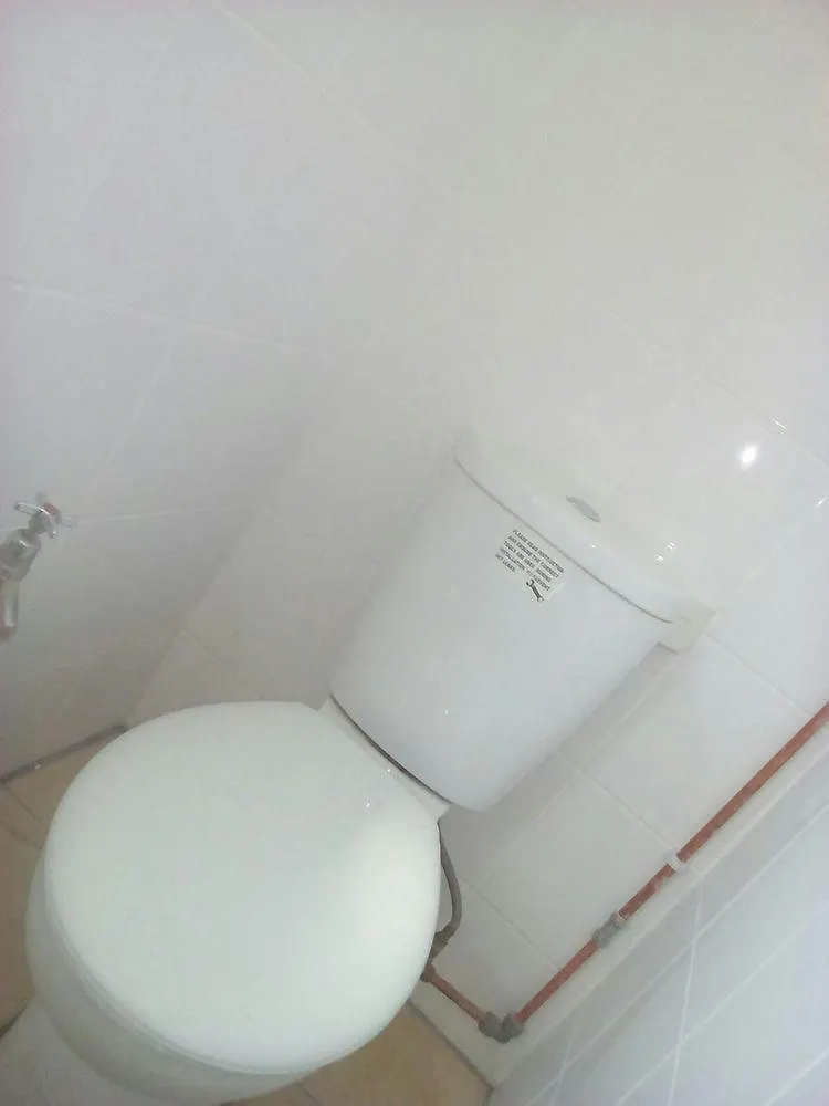 70 Hockley Avenue Hotel Barking